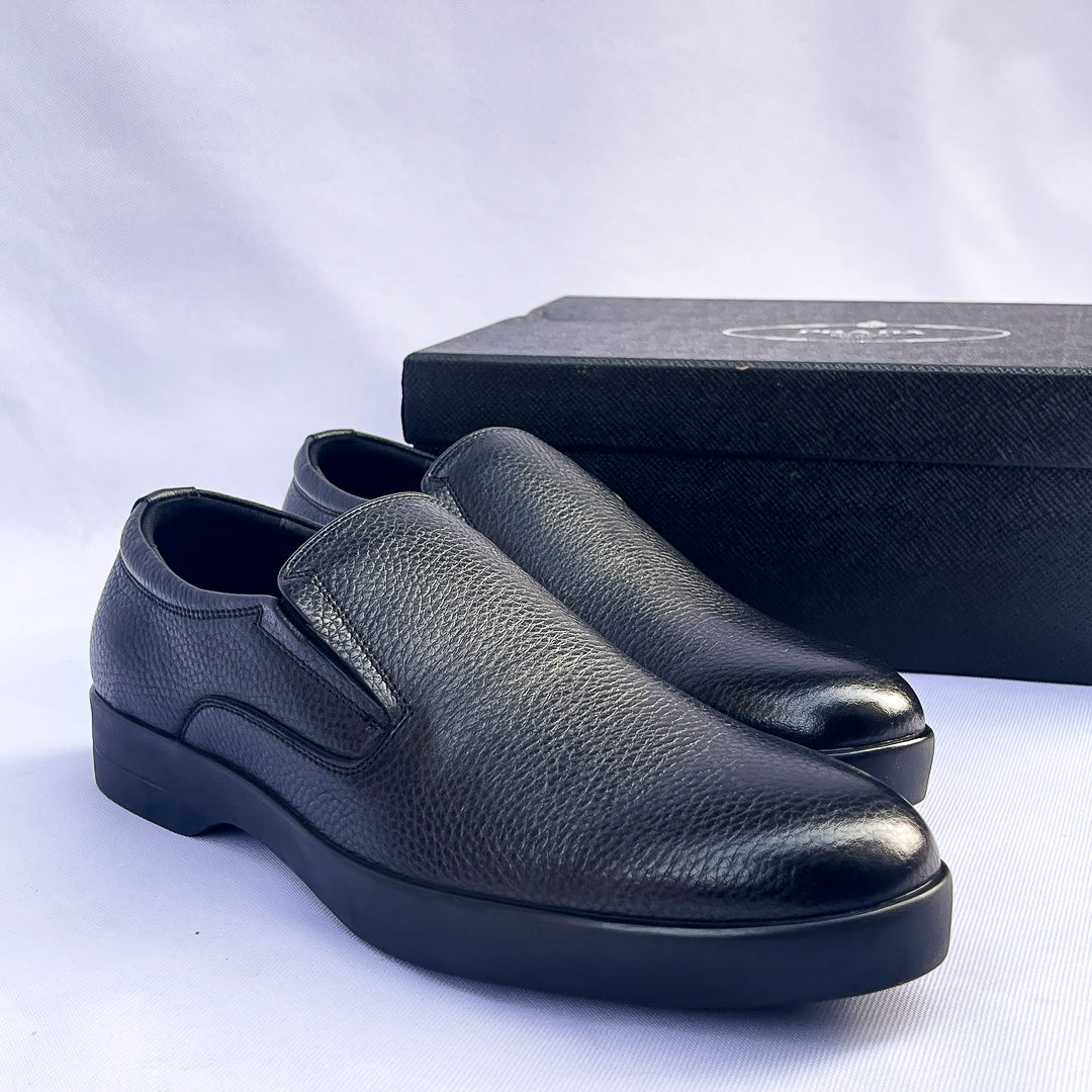Heritage Grain Leather Slip-On Loafer – Black